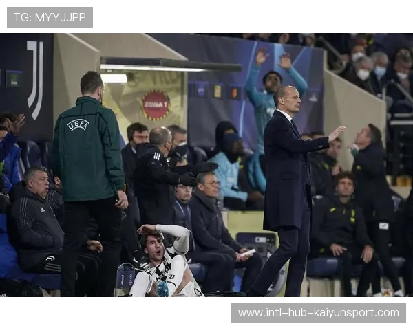 孔蒂场边示意那不勒斯全队加强中场拦截频率 孔蒂场边示意那不勒斯全队加强中场拦截频率