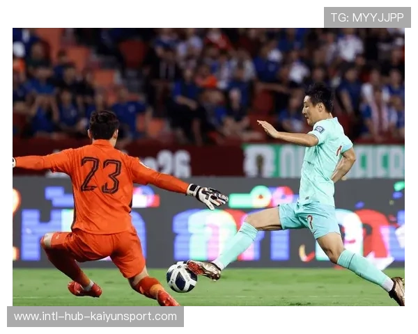 浙江队托利奇连送两脚直塞，肋部跑位彻底撕裂防线